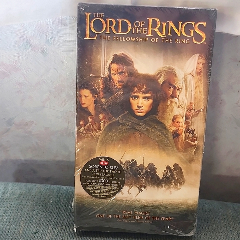 VHS TAPE - "Lord Of The Rings" The Fellowship of The Ring Movie